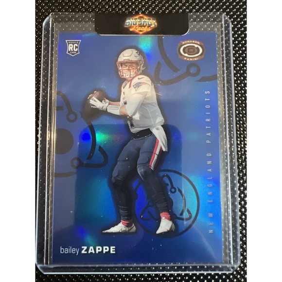 2022 Panini Chronicles Bailey Zappe Dynagon RC Blue /25 Patriots D-3 - Picture 1 of 2